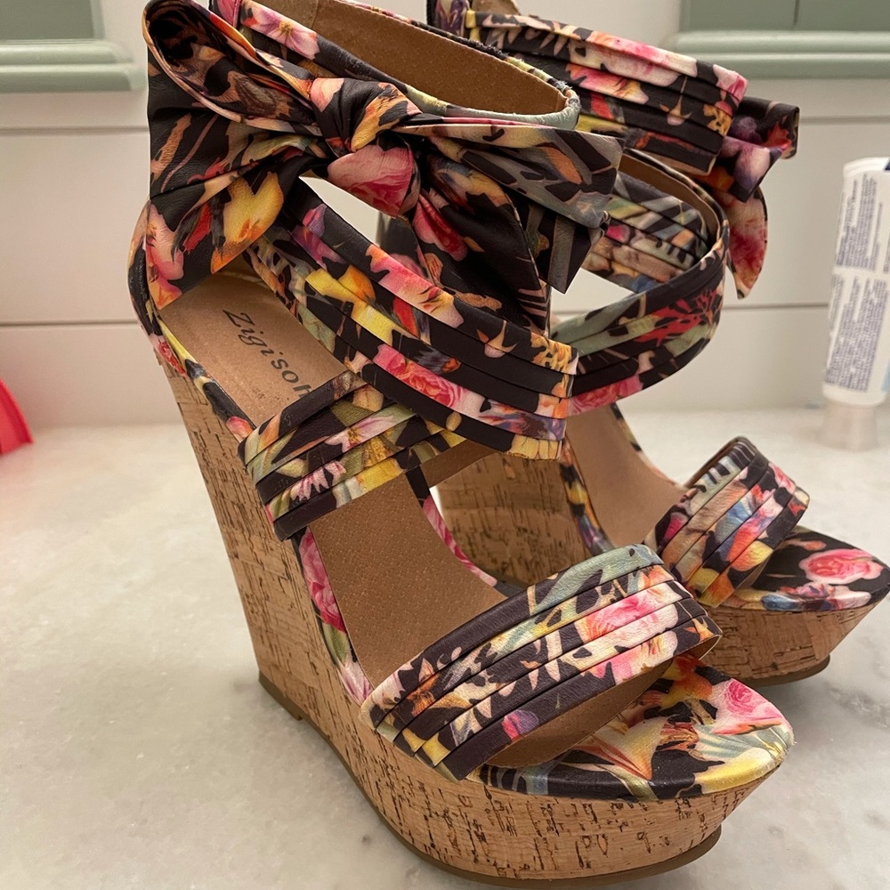 Colorful wedge shoes